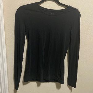 Black Gap Body Size M lightweight Long Sleeve
